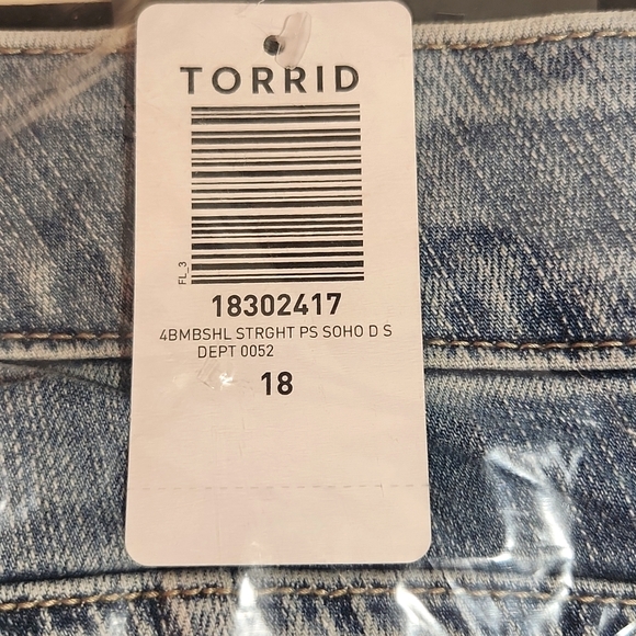 NWT TORRID BOMBSHELL STRAIGHT PREMIUM STRETCH HIGH RISE JEANS - SIZE 18 SHORT - Picture 5 of 10